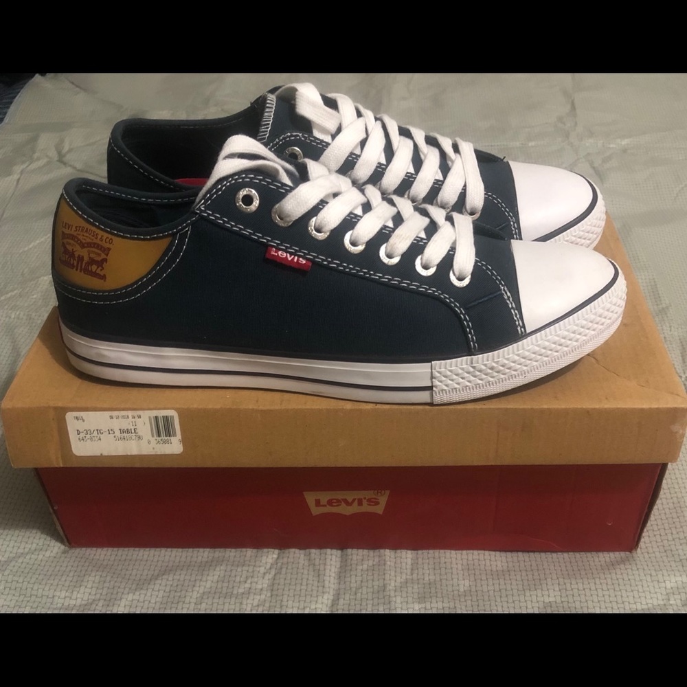 Levi’s Navy Blue & Brown Stan Buck